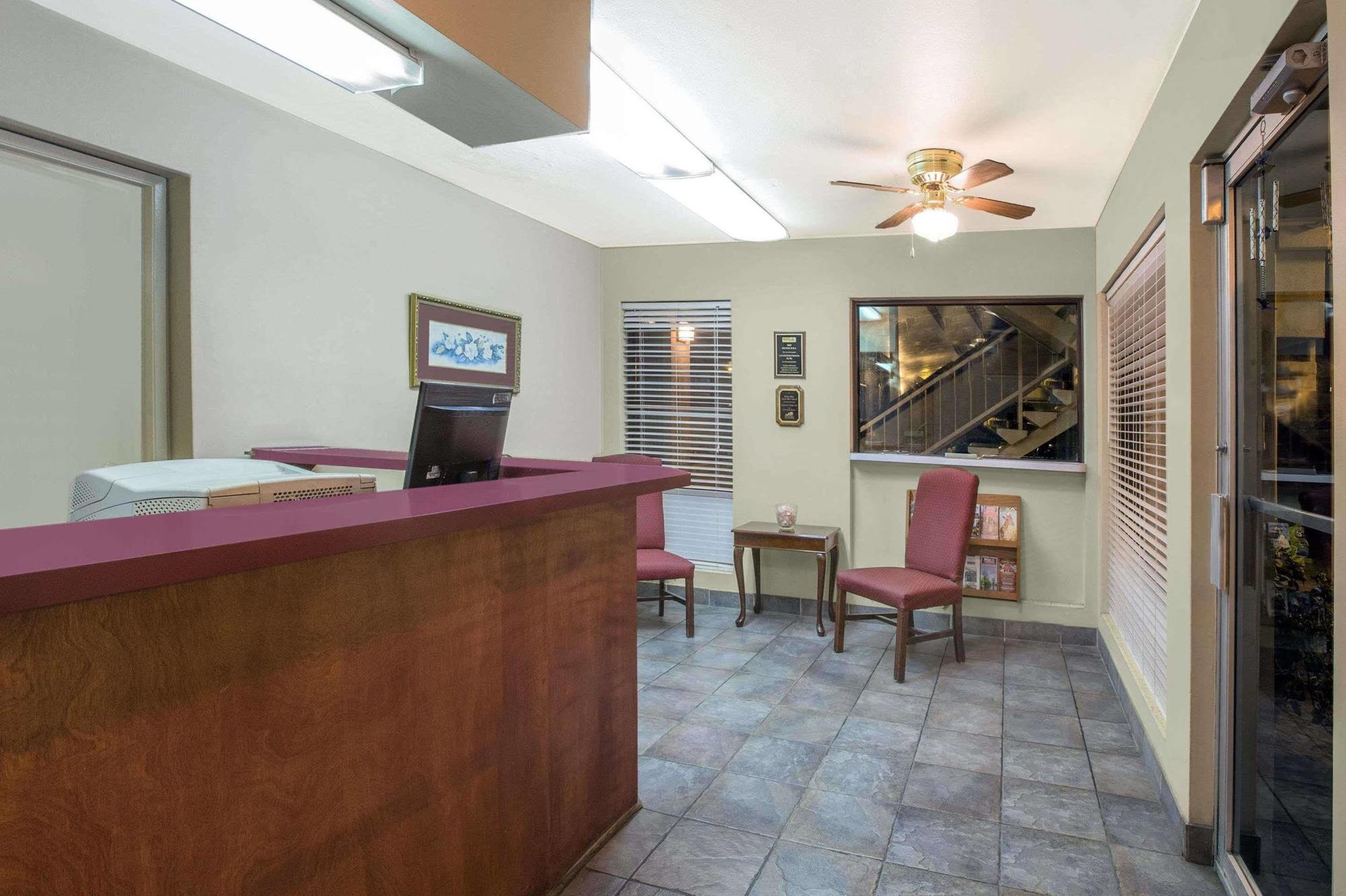 Travelodge By Wyndham Lafayette Dış mekan fotoğraf